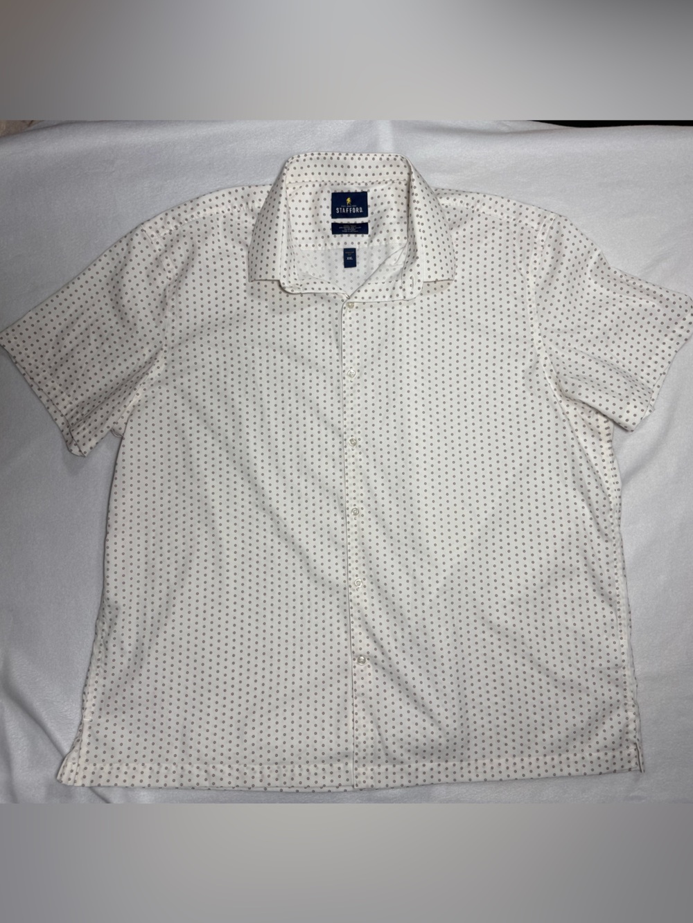 Stafford Men’s Cool Tech Short Sleeve Button Down Shirt White Print